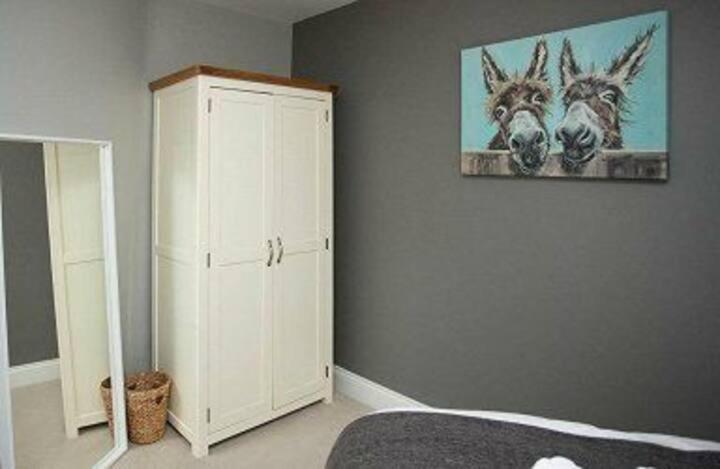 Amazing 3 Bedroom Home, Prime Bt1 Postcode And City Centre Location ベルファスト エクステリア 写真